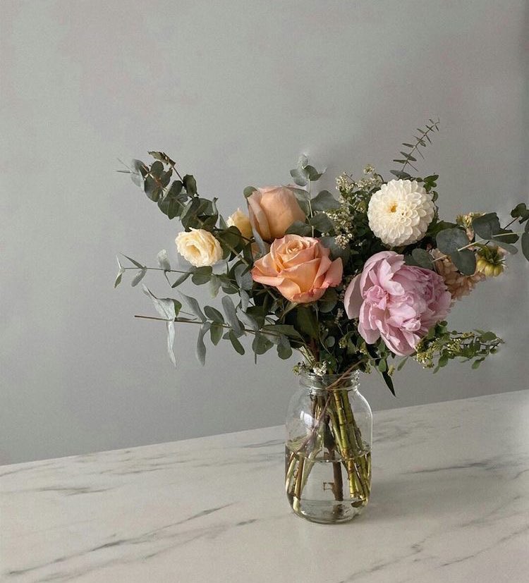 liviuuh's tweet photo. here…💐… you deserve some flowers. https://t.co/K3rSqyMCvd