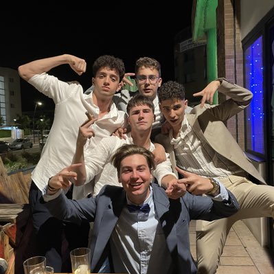 tomasmariin's tweet photo. #NuevaFotoDePerfil
Y con un buen puro #amigosfumar https://t.co/MvrYYXVJVx
