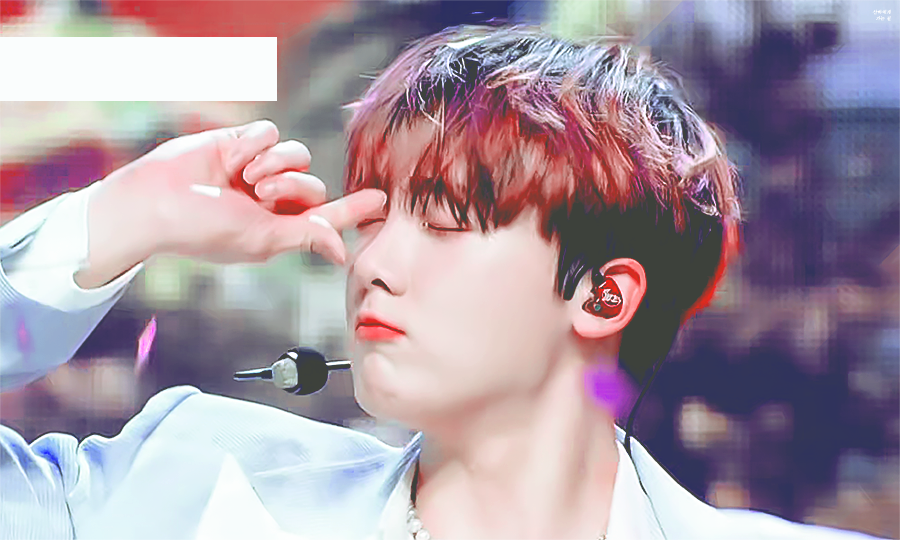 walktoddana's tweet photo. 코 눌린 거 졸귀 https://t.co/mmSrIs7oB2