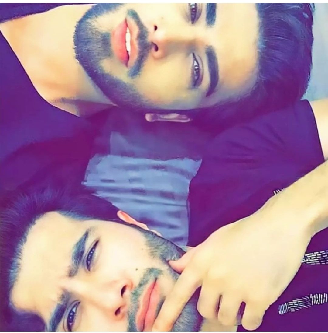 iamnsk17's tweet photo. 2 legend one frame
@ferozekhaan @ImranAbbas https://t.co/TJdprql4sw