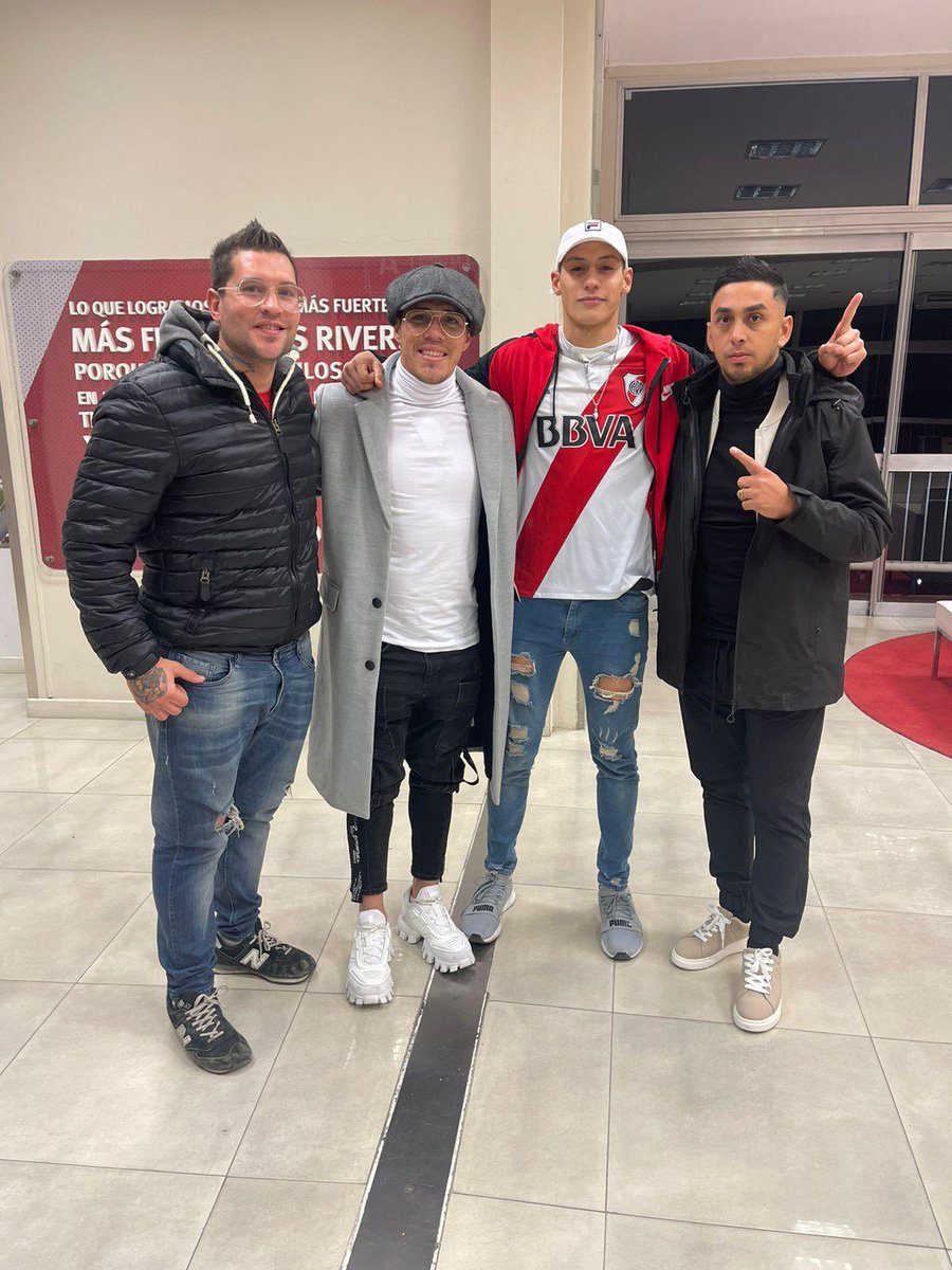 Brian Castaño 🇦🇷🥊 (@briancastanobox) on Twitter photo Ayer, en el aniversario 121 de River Plate, con espectacular goleada incluida, estuvo presente en el Monumental Brian Castaño, junto al Gaucho Sebastián Heiland, el prospecto Bruno Acosta y Enrique Cayuqueo! <a href="/sebaselgauchito/">sebastian heiland</a> <a href="/RiverPlate/">River Plate</a> #VamosRiver 🐔🥊🇦🇷 Ayer, en el aniversario 121 de River Plate, con espectacular goleada incluida, estuvo presente en el Monumental Brian Castaño, junto al Gaucho Sebastián Heiland, el prospecto Bruno Acosta y Enrique Cayuqueo! <a href="/sebaselgauchito/">sebastian heiland</a> <a href="/RiverPlate/">River Plate</a> #VamosRiver 🐔🥊🇦🇷