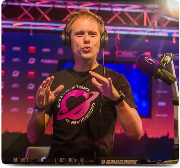 Lady_DayanaK's tweet image. .@arminvanbuuren @asot #ASOT1070 🥹🥹🥹🥹🥰🇧🇷 love you Armin 🫣🫣🥰