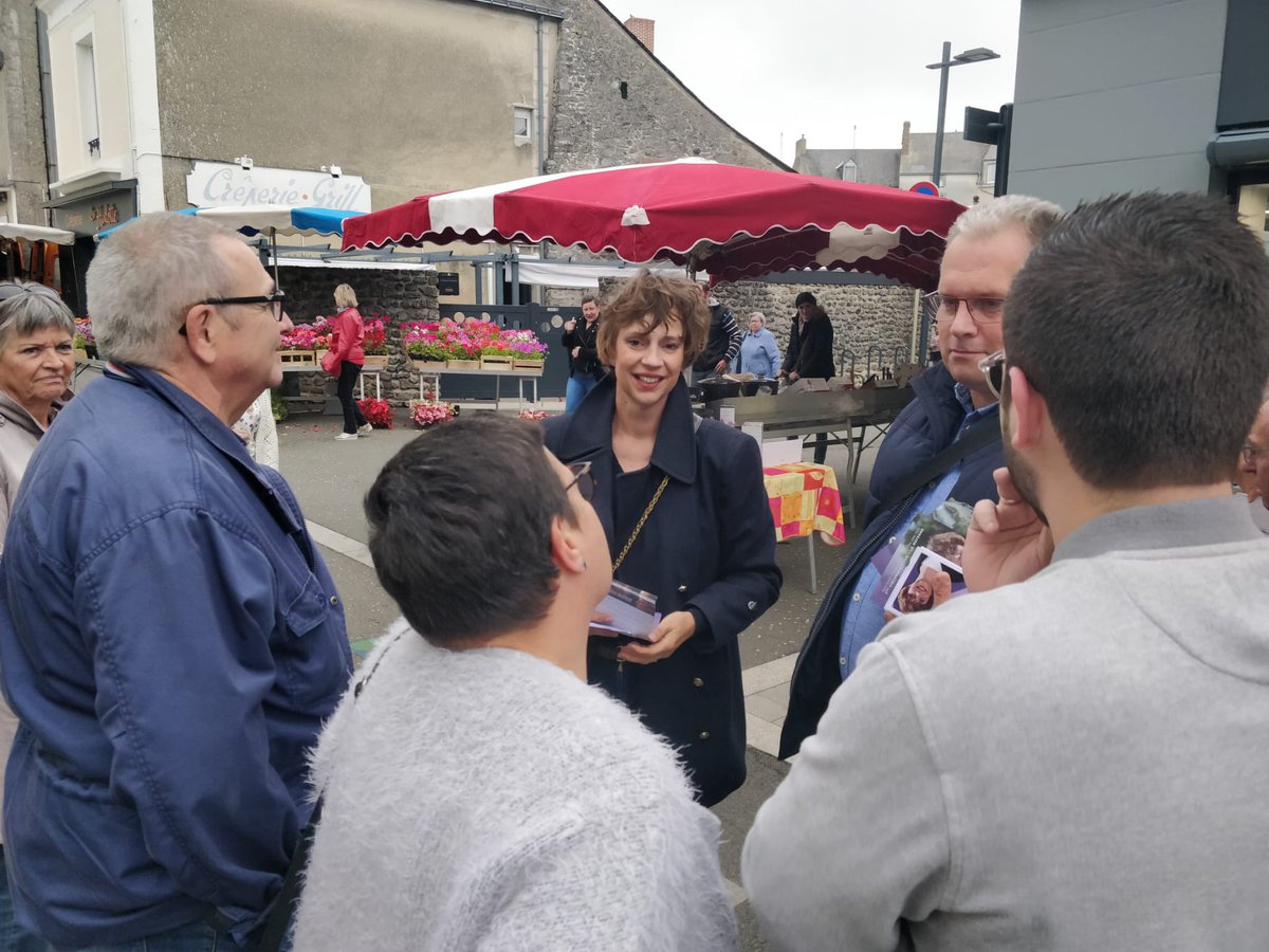 MottierB's tweet photo. Instantanés de campagne : les préoccupations du quotidien au coeur des échanges : pouvoir d’achat, santé, etc #LeTerrain #LeTerrain #LeTerrain #AvecVous #Ensemble https://t.co/yTw5qfMNQv