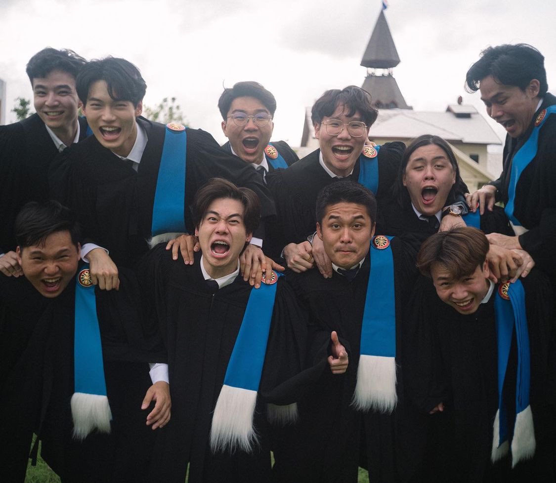 __opywpy__'s tweet photo. 💚🎓
📌 https://t.co/vzOYEtUDK3
cr. bbeckk 

#winmetawin https://t.co/kfO3V0Hhwg