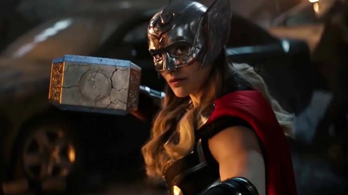 RT @IGN: Taika Waititi doesn't think Marvel is passing Thor's mantle to Jane Foster. https://t.co/xPtopbFd0t https://t.co/FzQzcYTfq3