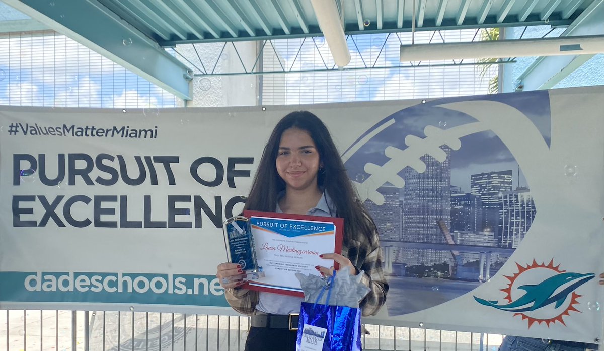 PaulBellMiddle's tweet photo. A special shout out to Laura Martinez for being recognized for VALUES MATTERS: Pursuit of Excellence!! Through her adversities of coming to the U.S. and incorporating herself into this society, Laura is an amazing student and human being!! #valuesmattermdcps @MDCPSSouth @MDCPS https://t.co/e8R2bxtJjw