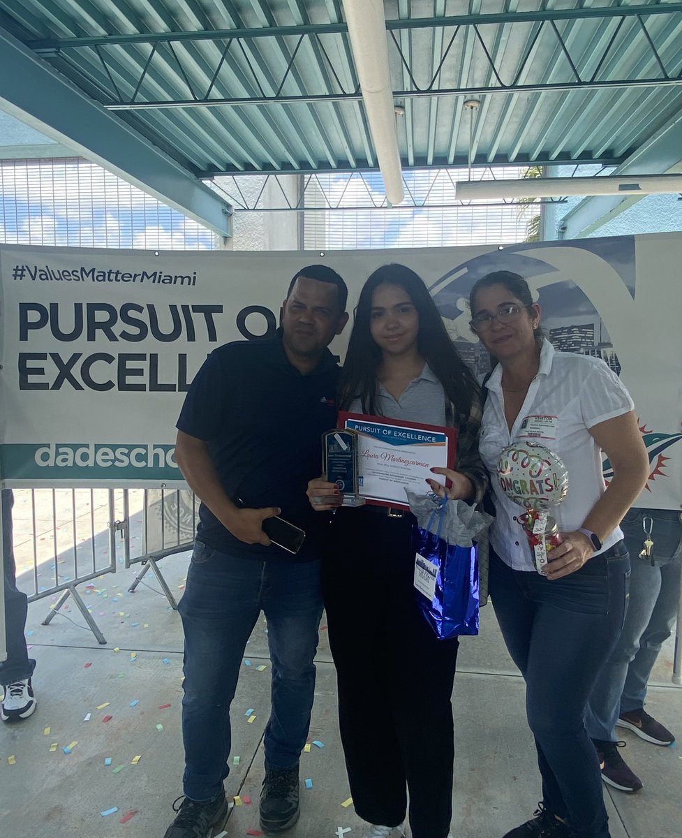 PaulBellMiddle's tweet photo. A special shout out to Laura Martinez for being recognized for VALUES MATTERS: Pursuit of Excellence!! Through her adversities of coming to the U.S. and incorporating herself into this society, Laura is an amazing student and human being!! #valuesmattermdcps @MDCPSSouth @MDCPS https://t.co/e3hn6bre5D
