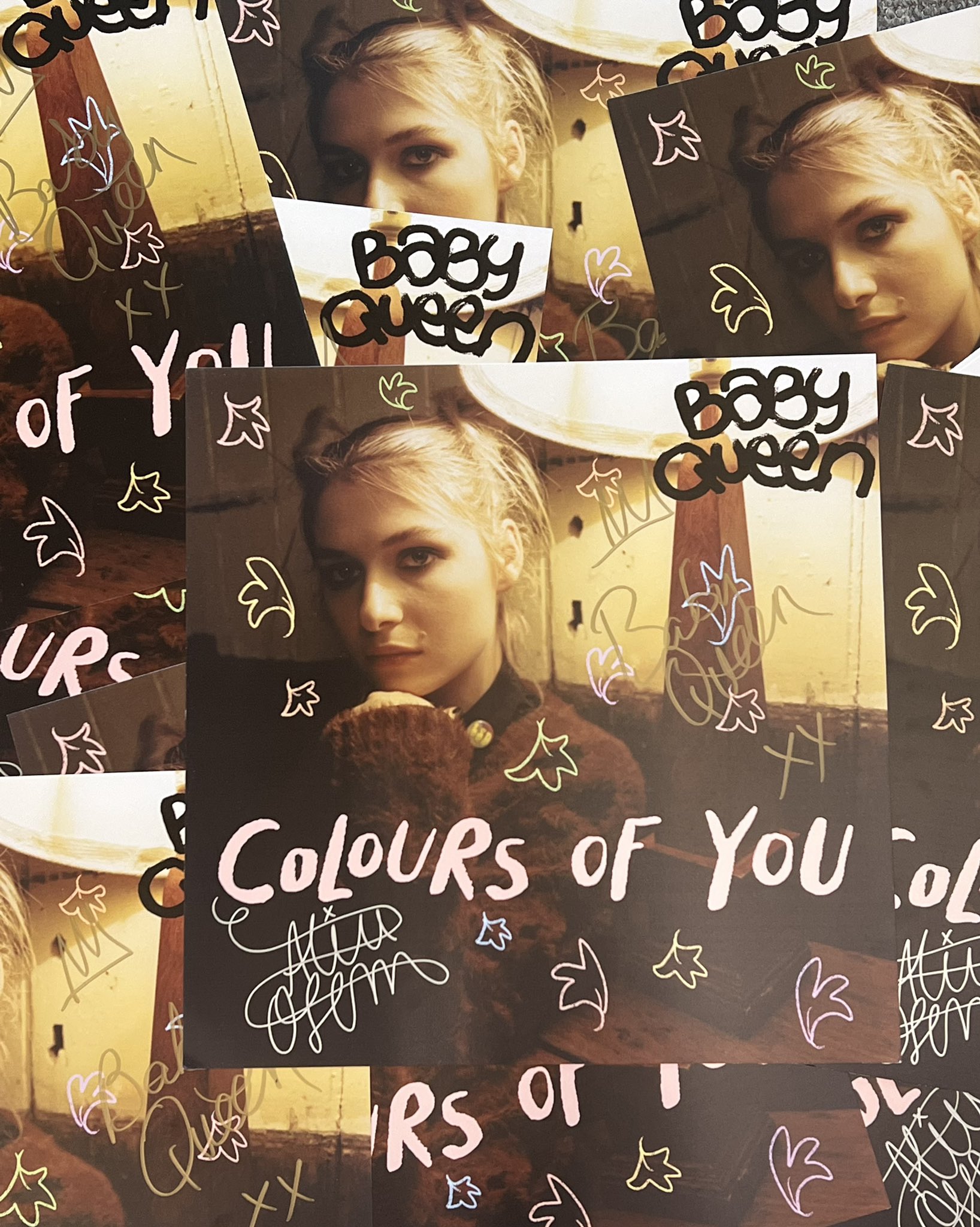 BABY QUEEN is covered in the colours of you on Twitter: "alice and i signed 5 colours of you ...