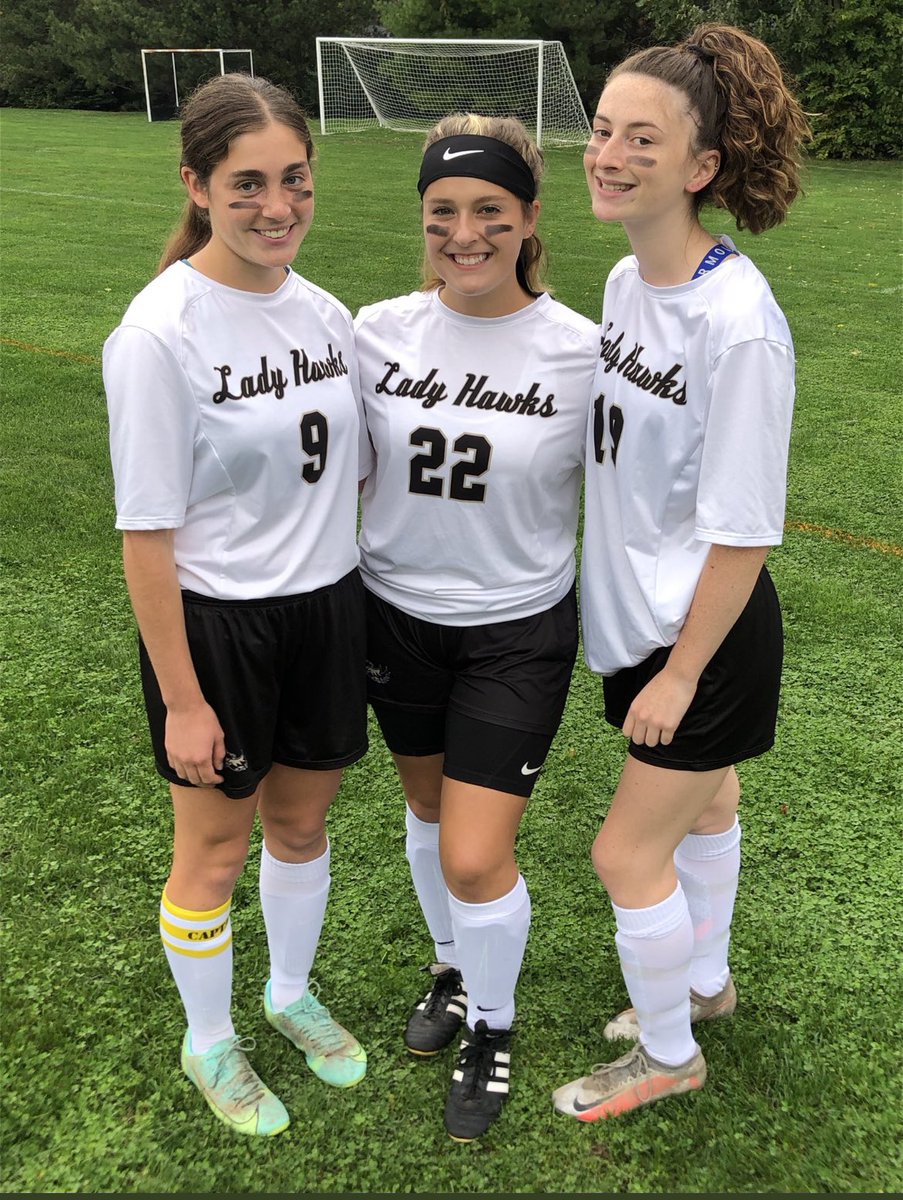 COHSHawksWS's tweet image. Congratulations to our women and men’s Seniors as they walk across the stage tonight. Thank you for your dedication over the years and being an example of Hawk pride. We are so proud of you! #ClassOf2022 

@COHSMensSoc @COHSAthletics