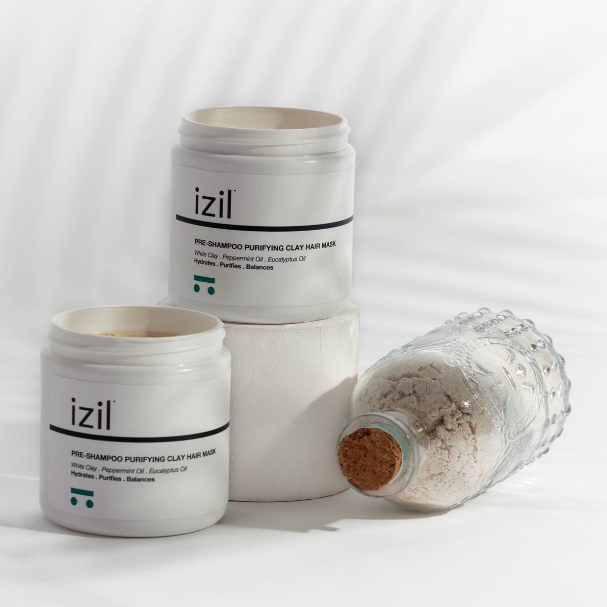 قولي وداعًا للدهون ومرحبًا بشعر صحي باستخدام ماسك ما قبل الشامبو. مصنوع من الطين الأبيض المنقي ، الأوكالبتوس المهدئ ، والنعناع المنشط 🥳🥳

#izil #izilbeauty #izilhair #preshampoo