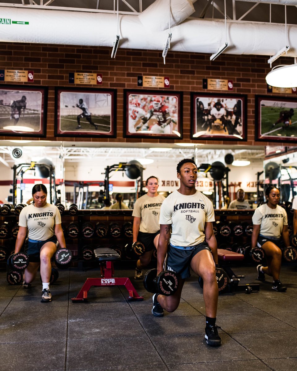 UCF_Softball's tweet photo. #UCFit 💪 https://t.co/MYtaiiuOY6