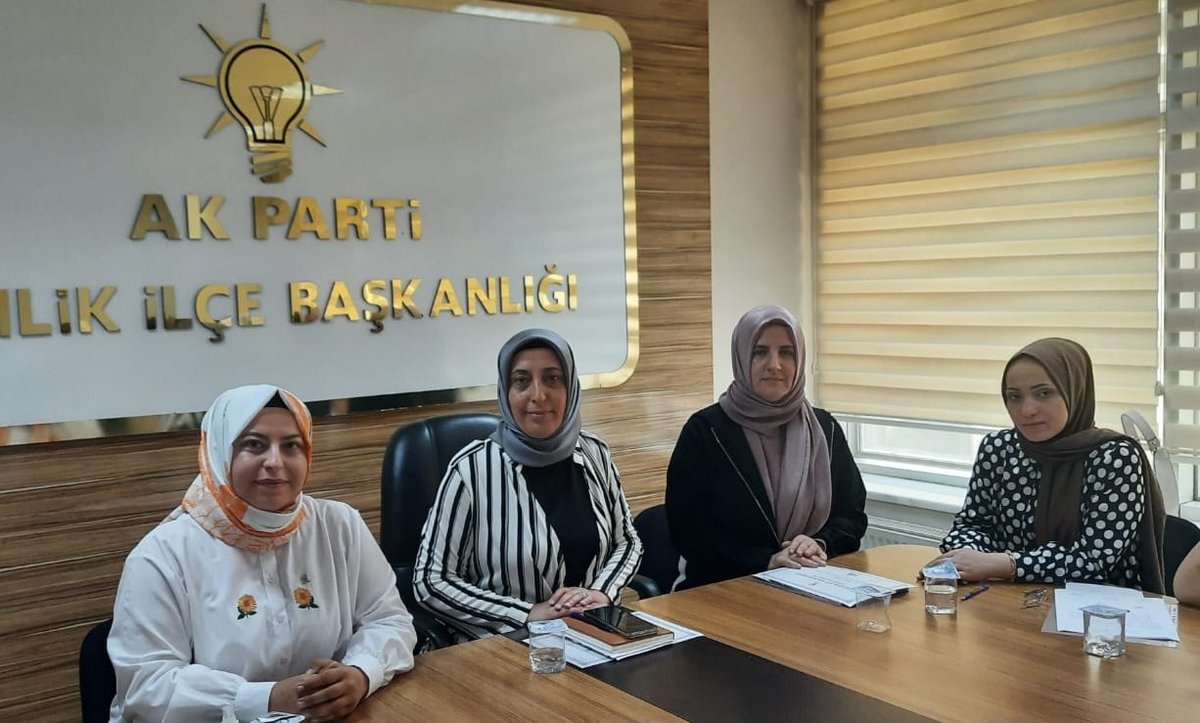 akkadingemlik's tweet photo. Başkanımız Sn.Aynur Beki Başkanlığında ve Koordinatörümüz Sn.Şeyda Köşker'in katılımlarıyla Haftalık Yönetim Kurulu Toplantımızı Gerçekleştirdik.
#AkKadınBursa
#AkKadınGemlik https://t.co/eLIkgpPhg0