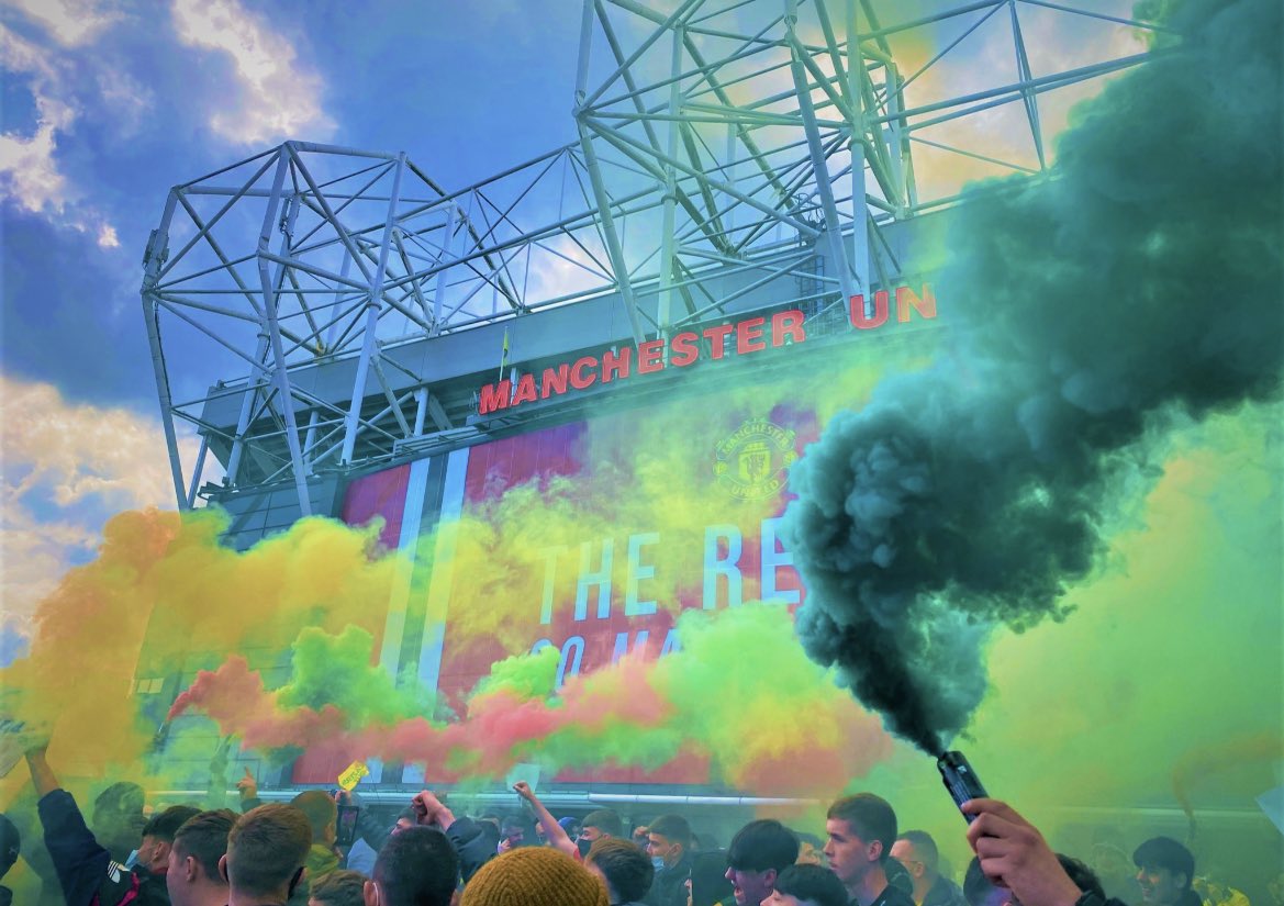 AidanWalshMUFC's tweet photo. The Glazers are set to receive their £11 million dividend next month. While #mufc debt has risen by 11%. #GlazersOut https://t.co/4kYGf0sZNY