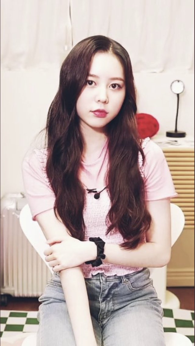 jeonghyerins's tweet photo. I definitely see it https://t.co/TDjFeJNWhY