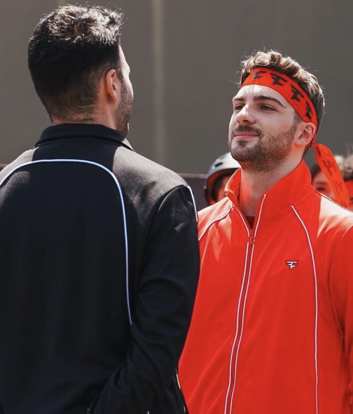 Pour 1M$+ et la reconnaissance de notre culture à l’international.

Ce soir 18H QC/ 00H FR je vais avoir besoin de vous ❤️‍🔥

On doit exploser le chat du #FaZe1  avec des #FazeProze

Time to bring it home 🏆

Lien : twitch.tv/faze