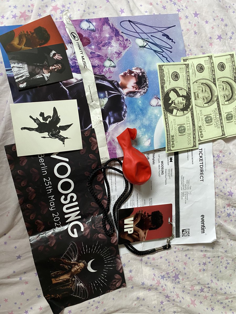 DXHXNJOY's tweet photo. Concert souvenir from Berlin 🇩🇪👏
@woosungofficial 🤍
#WOOSUNG #더로즈 #TheRose #WOOSUNGinBerlin #WOOSUNGMOTH #WOOSUNGMOTHtour
#mothep #mothshowcase #woosungconcert #WoosungMothEpShowcase https://t.co/IFQXF9gerr