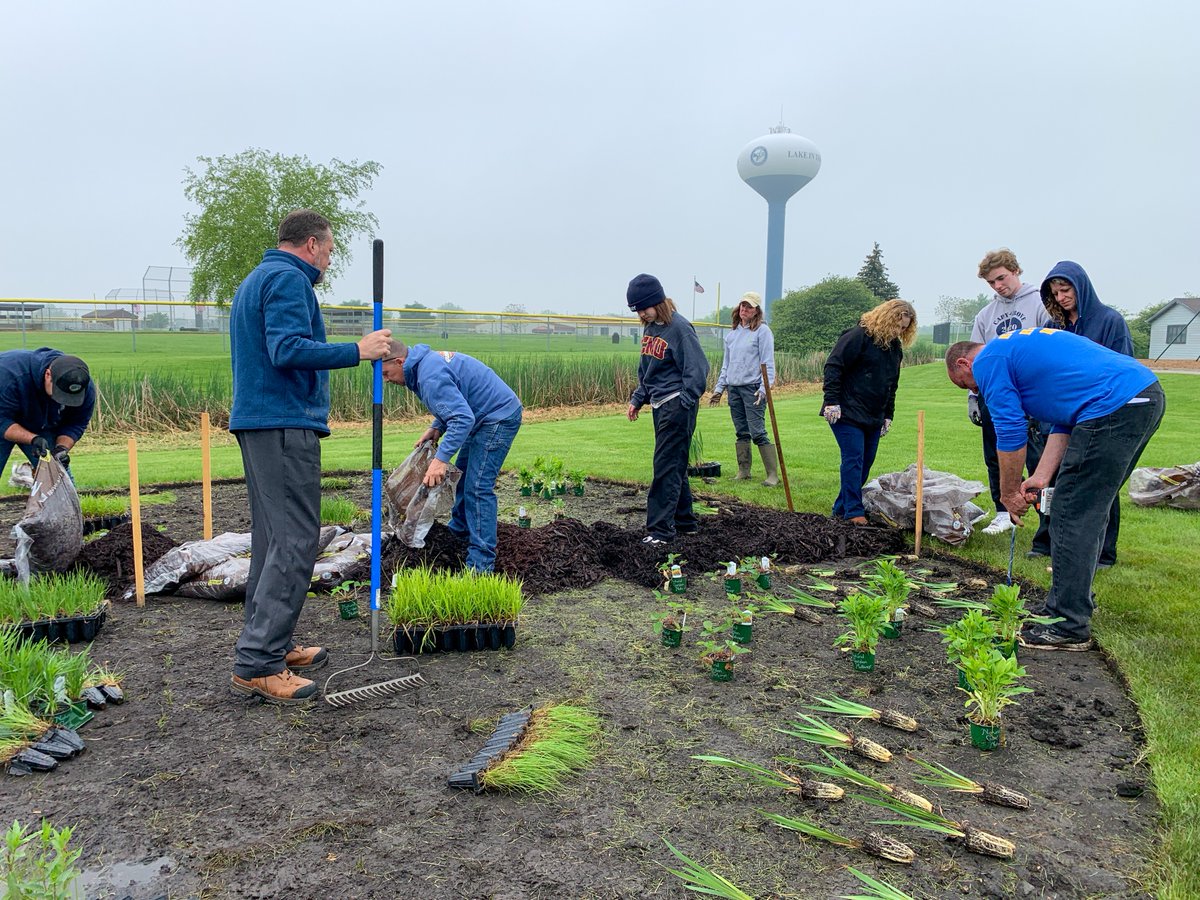 Village elected officials and staff joined the Rotary Club of Lake in the Hills (<a href="/of_lith/">Rotary Club of LITH</a>) to plant a pollinator garden at Sunset Park on 5/25. 🦋 The 1,400 square foot garden features native plants recommended by <a href="/ConserveMC/">The Land Conservancy</a>. ➡️ Learn more at: bit.ly/3GBEtYB