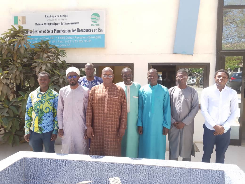DGPRE2's tweet photo. Formations des agents de le #DGPRE sur l'opérationnalisation de la transmission des données des stations automatiques de télétransmission et sur le système #hydromet du 21 au 23 mai 2022.
Le Directeur @NdourNiokhor remercie @AgrhymetInfos pour son appui et sa collaboration https://t.co/5kLk2ycQk0