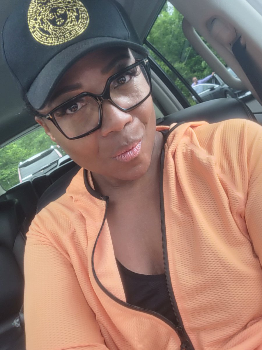 Nina Thomas tweet media