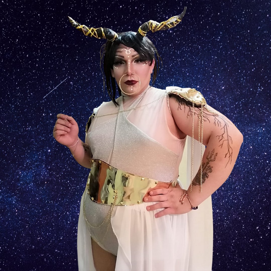 TheCultofDrag's tweet photo. Nuestra tía favorita, Zafiro Bullete, dándonos Tauro.

#Zodiac #Zodiaco #Drag #DragMexico #BloodMoon #TCOD2 #Tauro https://t.co/pOn7iHpohl