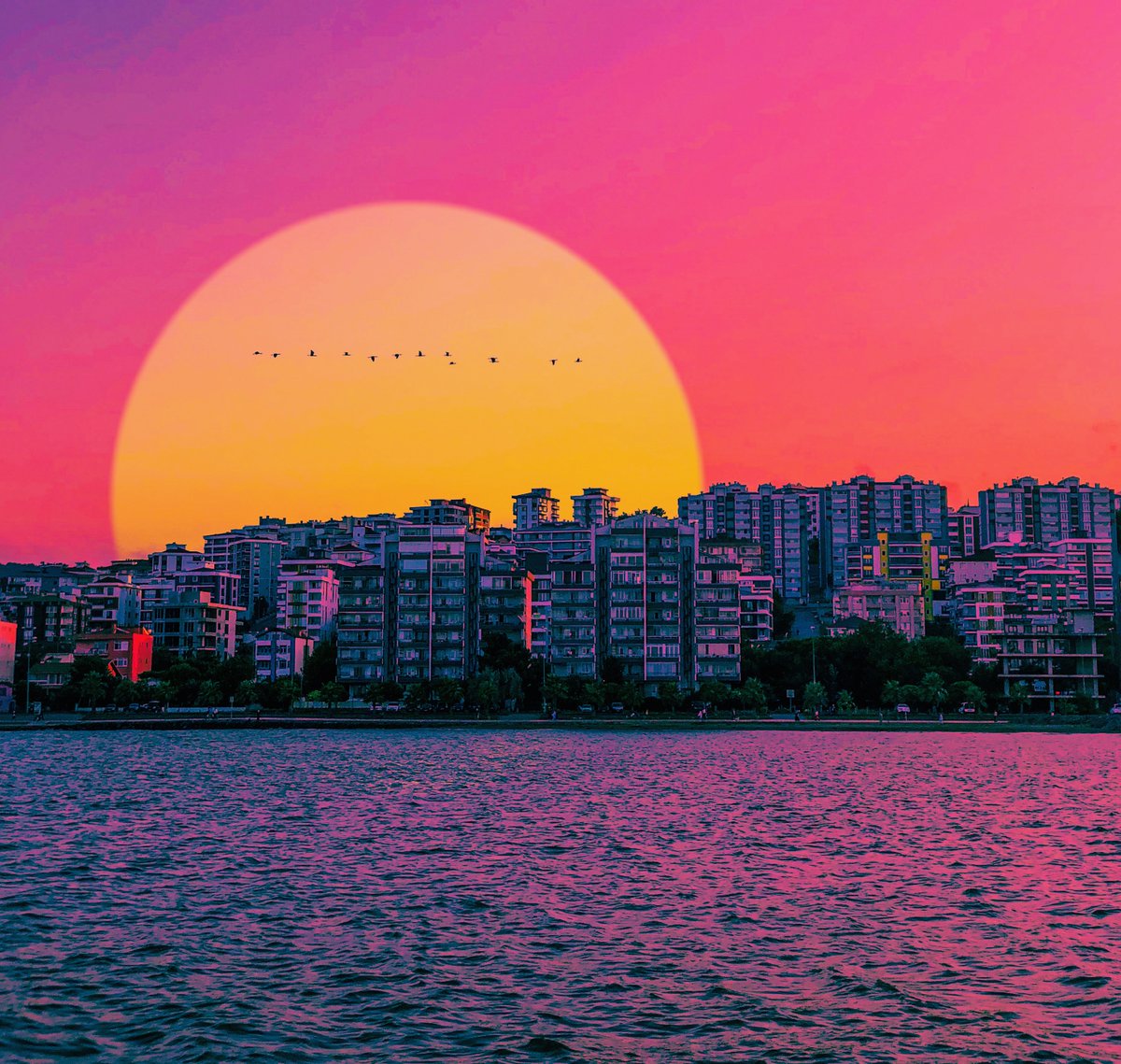 gatewallscom's tweet photo. Synth Sun #24 on @opensea 
__ 
Buy: https://t.co/yvewBh7CN1
__
#NFT #NFTs #NFTCommunity #nftcollector #NFTcollections #OpenseaNft  $ETH #visualart #synth https://t.co/gL9Clu7aRv
