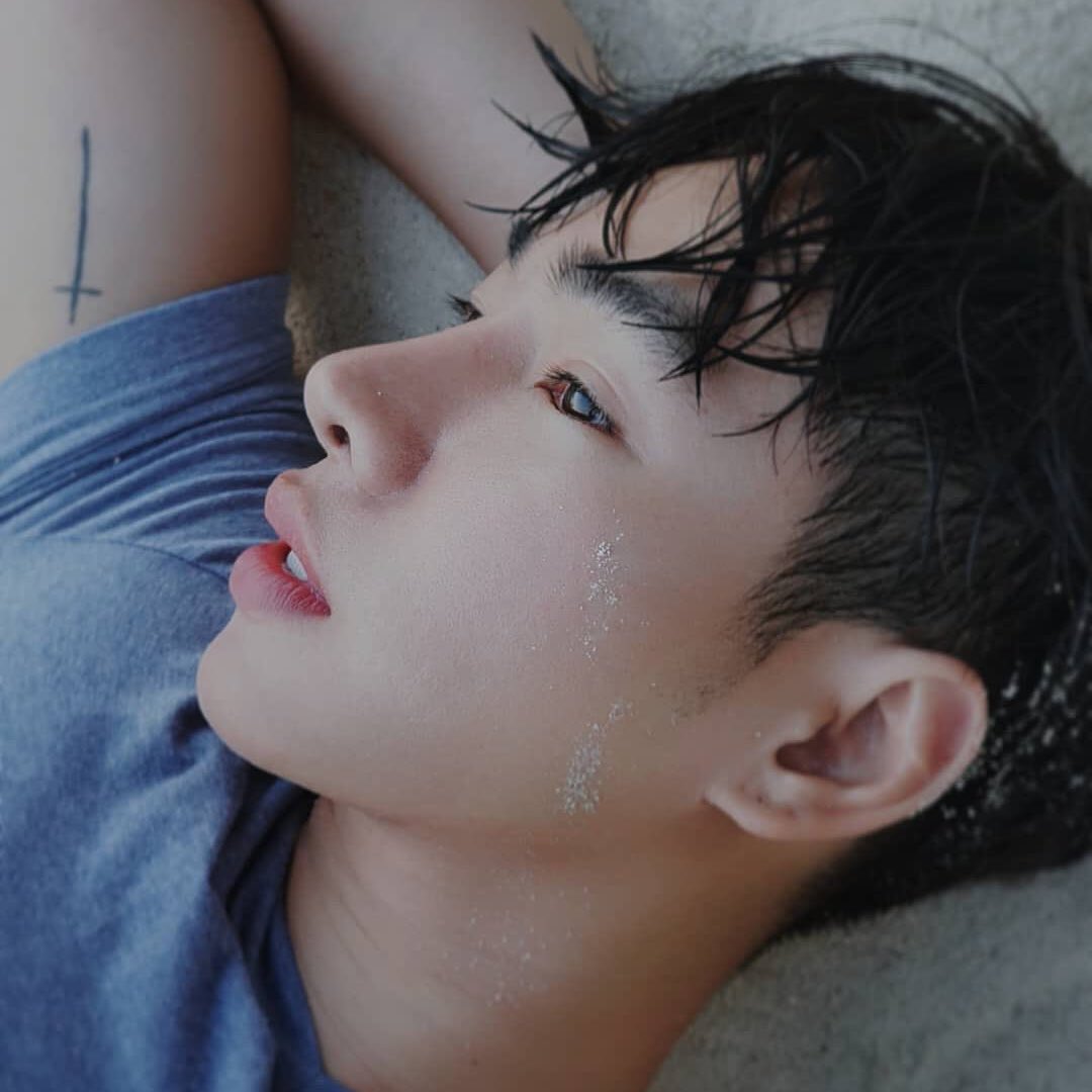 PSluvPL's tweet photo. จากหนังสือ LIFESTYLE + TRAVEL ใครจำไม่ได้เฮีย @peckpalit ไปเกาะหลีเป๊ะ สตูล ตอนไหน มาย้อนดูภาพความหลังกัน ตอนเดือน Dec’19 ก่อนโควิด-19 มาไทยนิดเดียว

ทริปนี้มีภาพจำคือหมาไม่คินลูกชิ้น 🤣🤣🤣

cr. ���� ไม่พวงแหนดก็พวงหลิวนี่แหละ

#เป๊กผลิตโชค 
#PeckPaLitChoke https://t.co/WzMS5UmI04