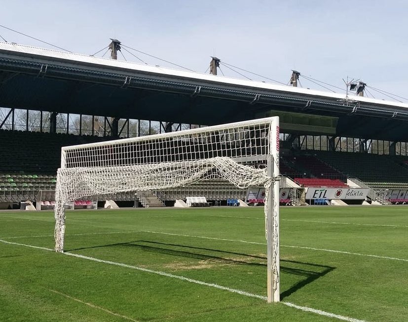MartijnSchwill's tweet photo. Fortuna speelt op 2 juli in de voorbereiding tegen @Viktoria1904 😁
Niet in Stadion Höhenberg (foto), maar ergens op een veldje in Limburg 😭
#forvik https://t.co/5ytEuaMxZo