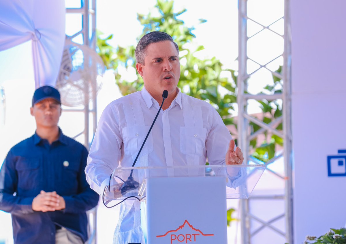 luisabinader's tweet photo. Desde Cabo Rojo, Pedernales, anunciamos el inicio de los trabajos de construcción de Port Cabo Rojo, con una inversión de más de USD 97 millones, generando 1,000 empleos en la fase de edificación y 4,000 directos e indirectos durante su operación. #ElSurAvanza #PortCaboRojo https://t.co/ywkD9rtdNs