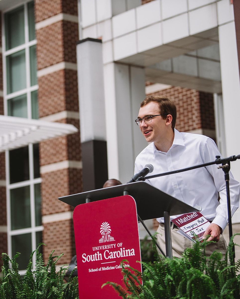 UFJaxEM's tweet image. Next up for #InternIntros is Dr. Ethan Start! Ethan joins us from the University of South Carolina School of Medicine - Columbia. Ethan loves baking cookies and playing racquetball in his spare time. He can always throw down for some BBQ! Welcome to the #ShandsFam Ethan! #JaxEM