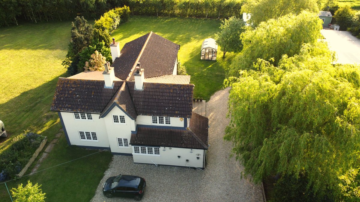 A few aerial photos taken for a house selling on Purple Bricks. Check out the listing here purplebricks.co.uk/property-for-s… . Want an aerial photo for your house sale/rent call us at 01673 842384 or visit babbitwebdesign.co.uk   
  #photography #dronephotography #virtualtour