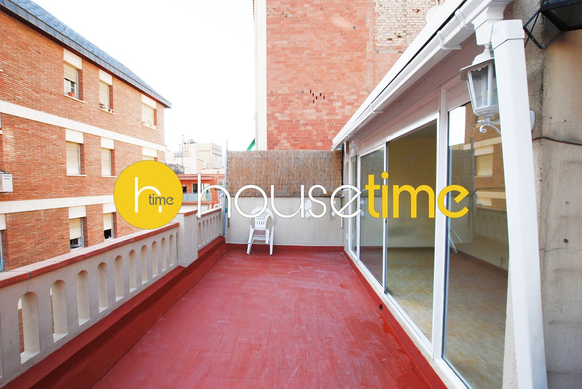 housetimeInmo's tweet photo. Precioso ático con terraza en una de las mejores zonas de Barcelona 😍 ¿Quieres conocerlo? 😜

https://t.co/ieKJhovX7W

✔3 dormitorios
✔1 baño
✔Terraza

🏡https://t.co/tJcky6Tu0A 📞930111954
#Housetime #Barcelona https://t.co/TkAZKmMidO
