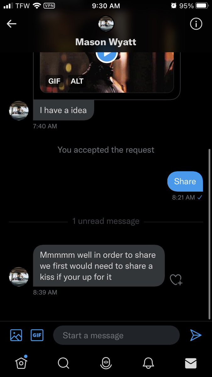 Selinaloverone's tweet photo. ╱ ╱ lmao what? Didn’t know our characters needed to “kiss” in order to plot sksk https://t.co/DVdf1qN7tR