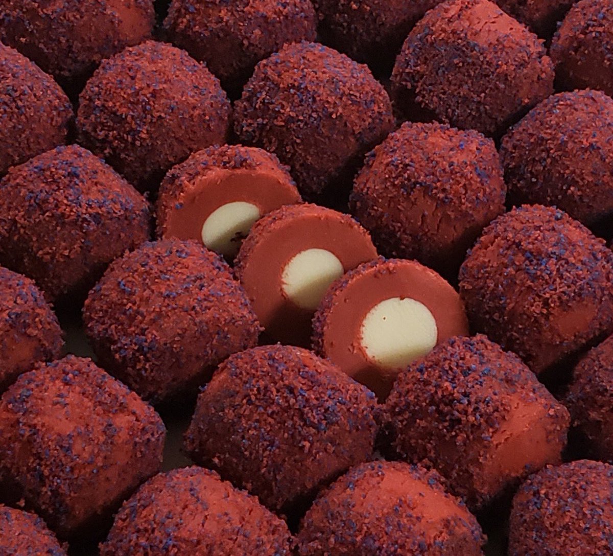 Who’s ready for an SIBC Memorial Day? 🇺🇸🇺🇸

#smithislandcake #cakebites #cakedelievered #memorialdayweekend #memorialday #memorialdaydesserts