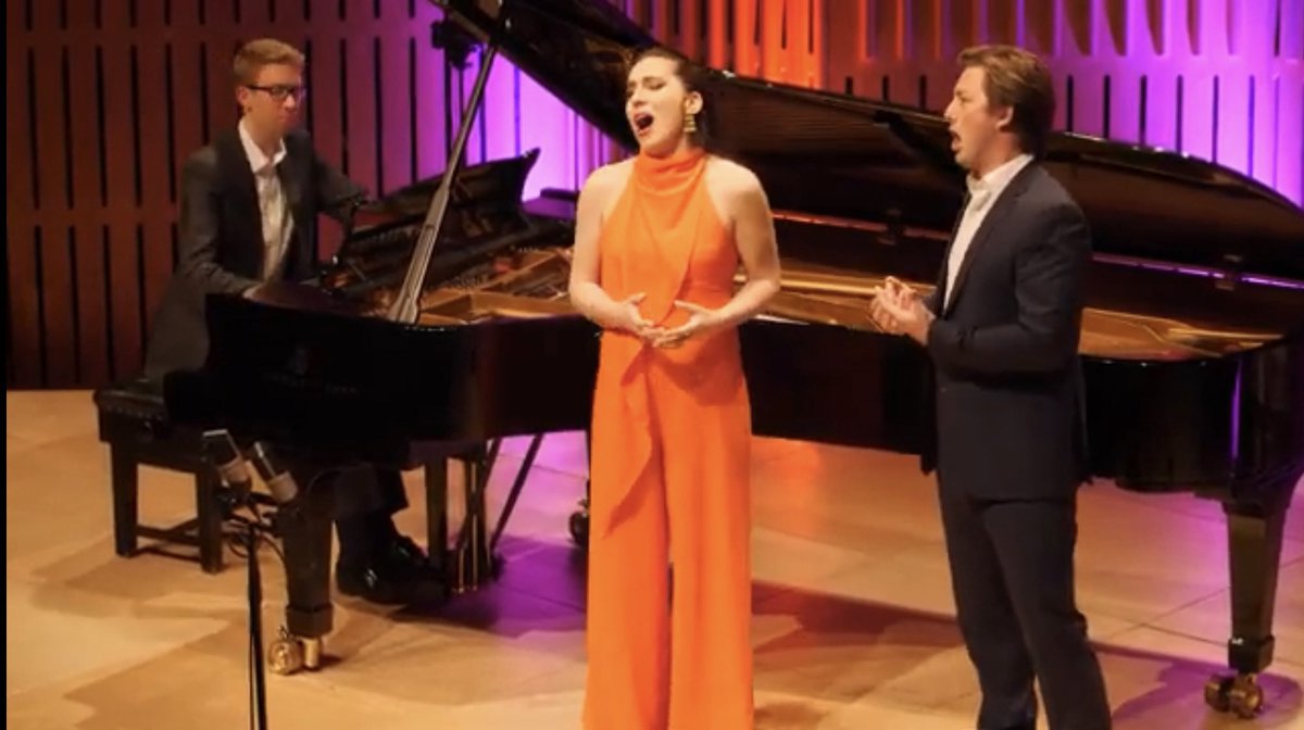How is this a month ago?! Thanks to the fab streaming team @LeedsLieder, our recital is still available for the foreseeable. Some of the greatest 20th century English repertoire, plus what is bound to become a staple of the 21st century by <a href="/dovecomposer/">Jonathan Dove</a>. youtu.be/DS7GCqSPhcc