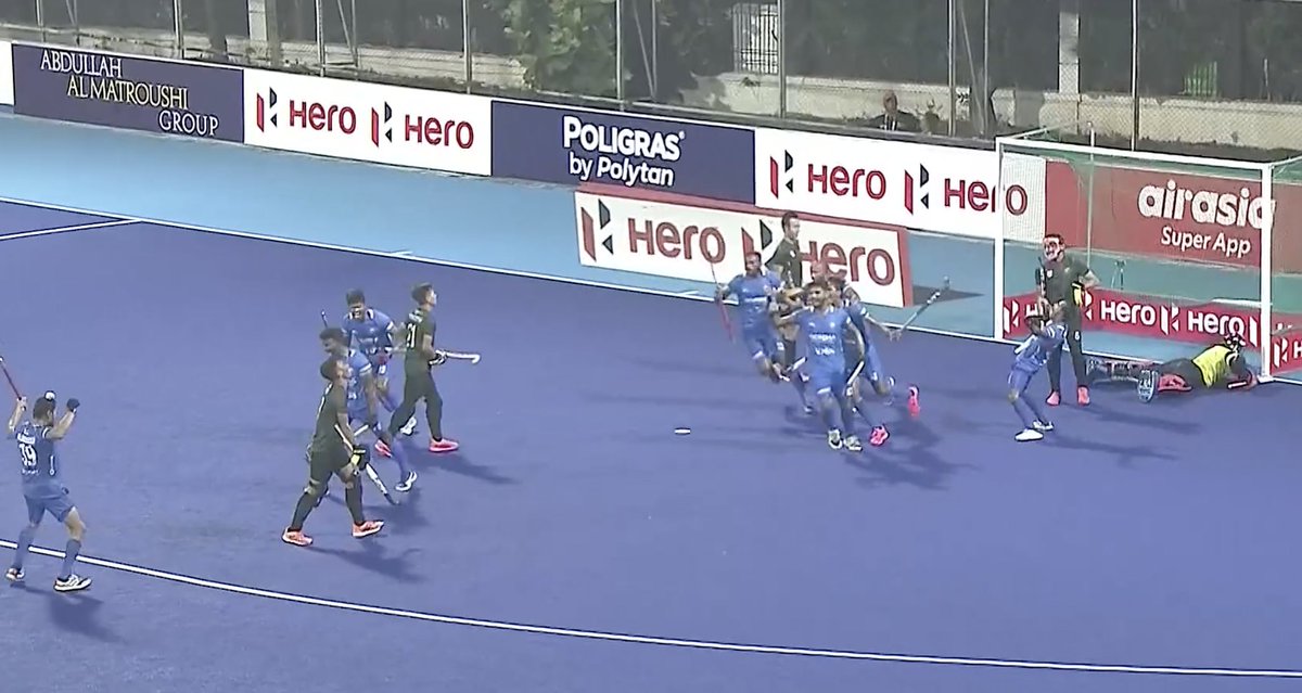 thefield_in's tweet image. #Hockey #AsiaCup2022 🏑

Q4: 🇮🇳 16-0 🇮🇩

GOAL, INDIA! 

Dipsan Tirkey has scored the 16th for India and finally a proper celebration by the Indian players because they know now for sure they are through. Coach Sardar smiles finally.

#INDvINA live updates:
scroll.in/field/1024850/…