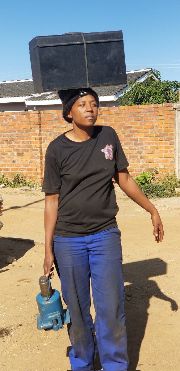 MemoMakanika's tweet photo. Dear @faramatsi My name is MemoMakanika ndinosunga simbi. Ndanzwa ne kusekwa nema customer nekuti ndinoenda ku breakdown ndakatakura box rema spanner please ndioneiwo ne GD6 ndatenda 🙏 Please ndisvitsireiwo shoko ku FaraMatsi Motors 🙏 https://t.co/IXupuV1m6C