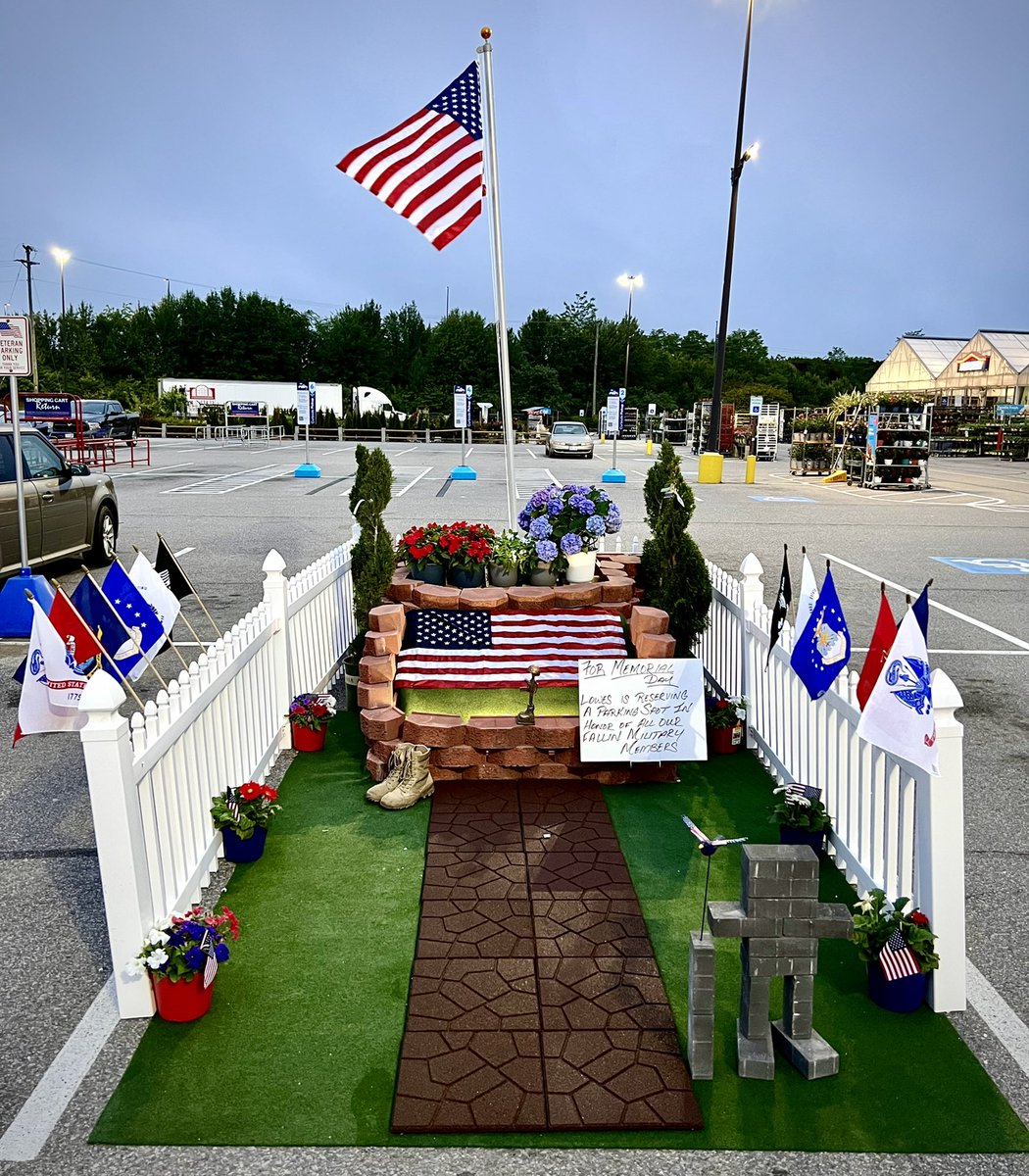 Danielatlowes's tweet photo. We’re proud to honor our fallen hero’s this Memorial Day. Let us remember those who courageously gave their lives.  @BlueBoxR1 @wblountFDD @steveyoung456 @BrianTickle447 https://t.co/xMjPcYqnXR
