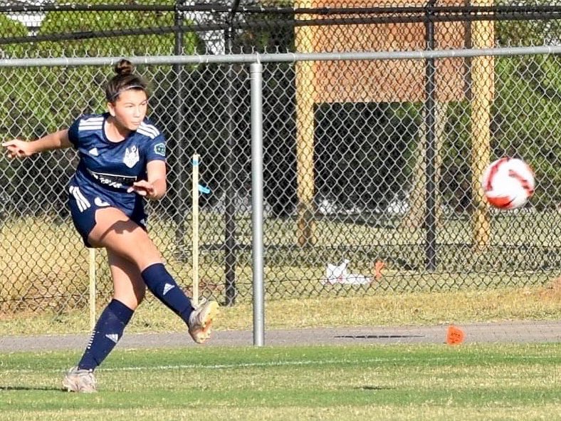 oefc08girlsecrl's tweet photo. More 2021-2022 stat leaders: Most assists = Ella K with 5, Sophia with 4. Team had 24 assists overall. #OEFCPROUD #passwithpurpose. https://t.co/6OdKsDOFr2