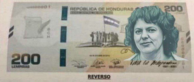 baraudawaguchu's tweet photo. Convertir a Berta en un billete, es un insulto a su memoria de lucha histórica. Ese billete será usado por los mismos que mandaron a matarla!! Exigimos justicia, exigimos que prosigan a los autores intelectuales. Exigimos respeto a nuestros derechos territoriales ancestrales. https://t.co/KNQv7x0Kqg