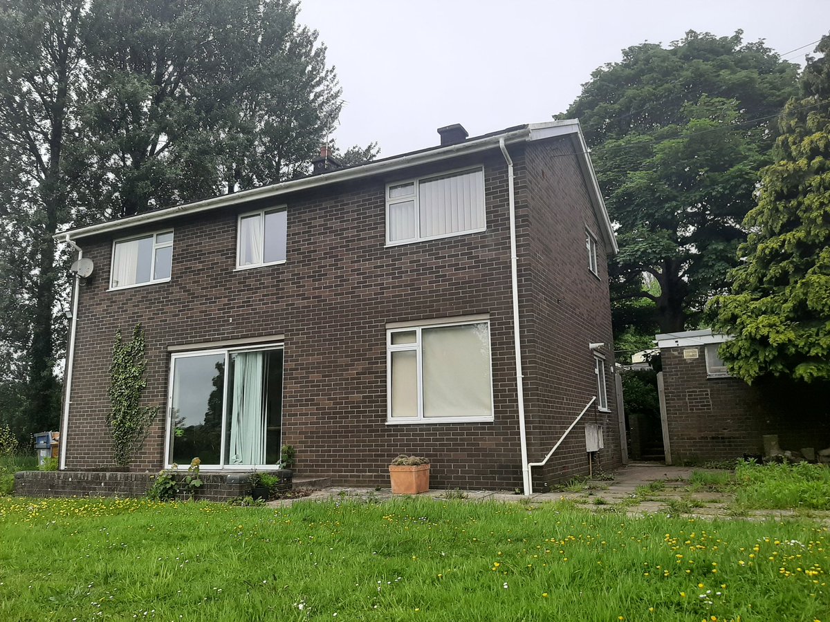 ...but first a site meeting at our demo #wholehouseretrofit in collaboration with @BridgendCollege that will be used for training #lowcarbon #lowenergybills #qualitybuiltenvironment #healthyhousing @LCBE_SPECIFIC @WSofArchi