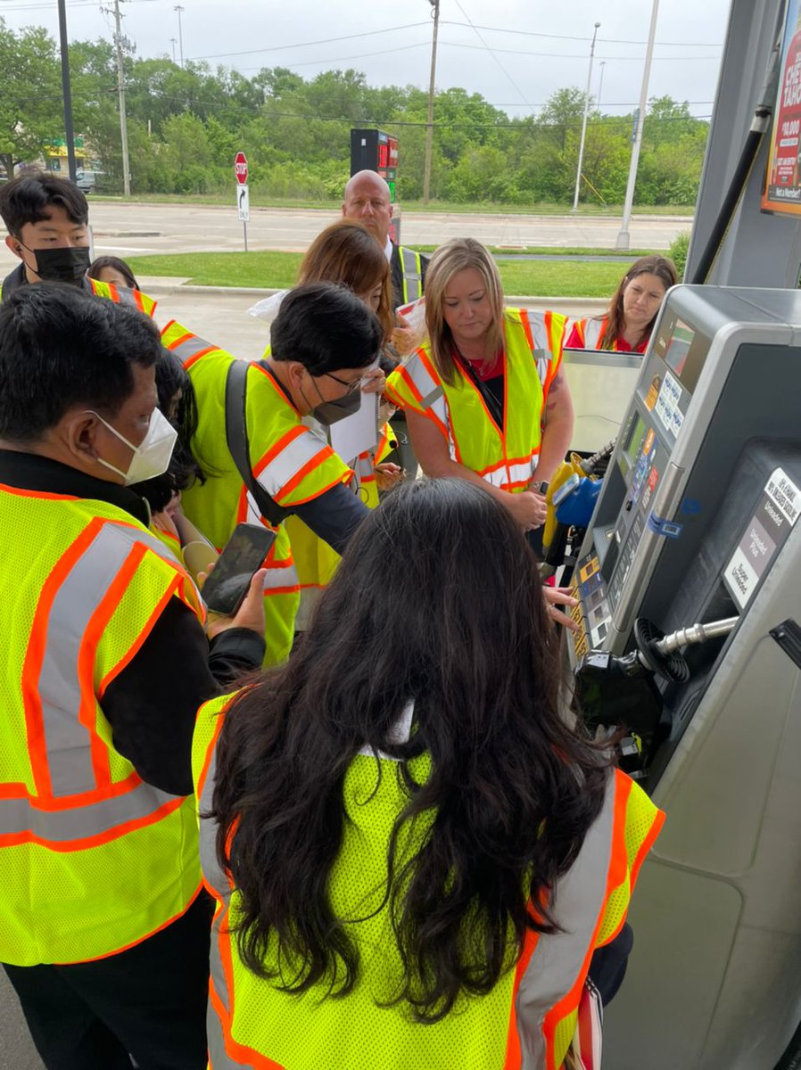 usgrainscouncil's tweet photo. Delegations from Japan, South Korea, and Indonesia are in the U.S. for an #ethanol mission this week to learn more about the ethanol value chain and to attend the Indy 500!
#Tradeworks #exports https://t.co/0miryKTwLQ