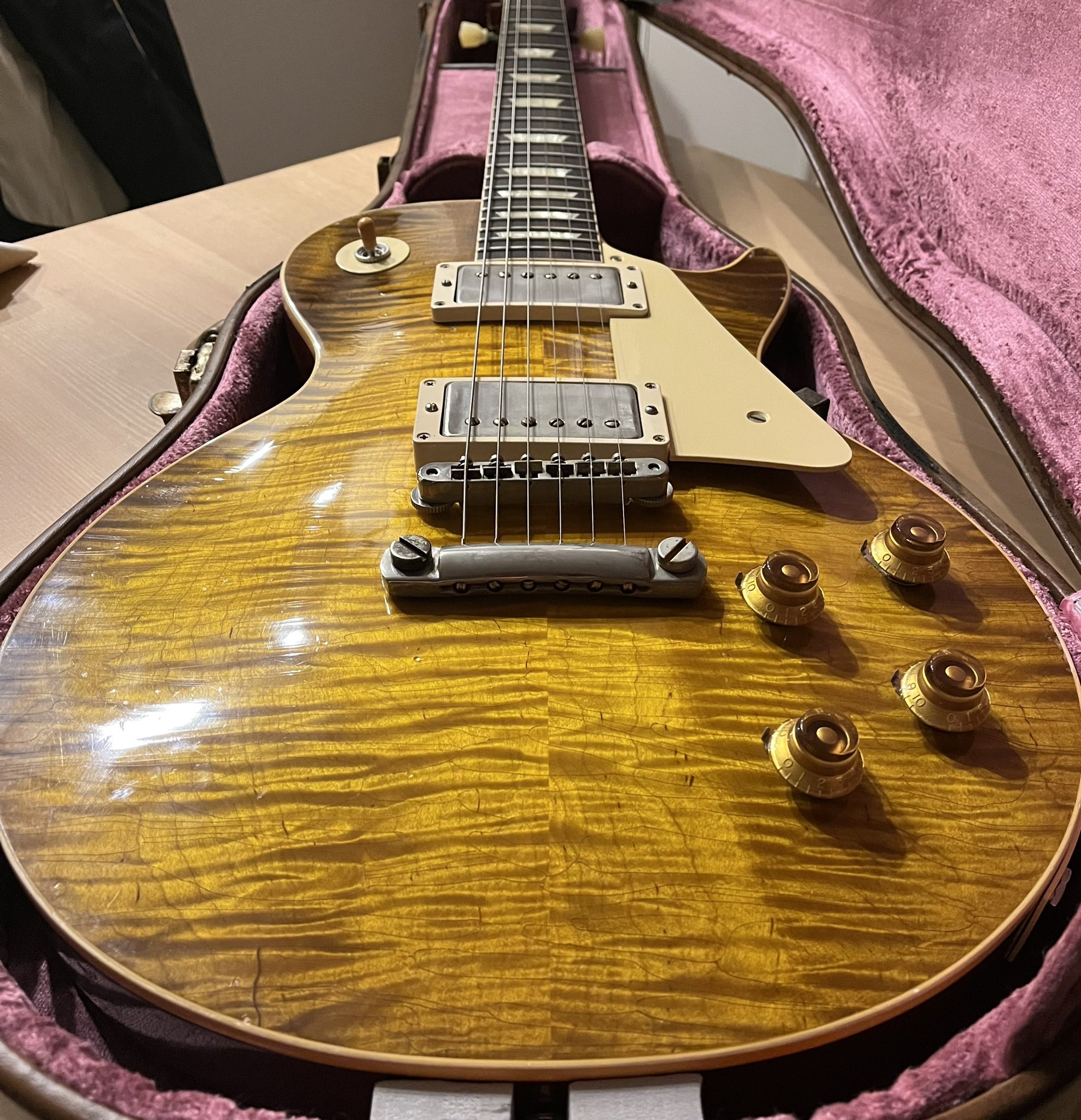 あしやひろ Rt Yuuki Clckgt 俺のレスポールが1番かっこいい T Co 4pklngidsd Twitter