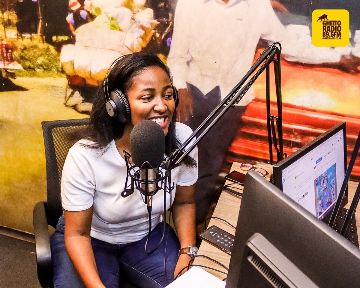 GhettoRadio895's tweet photo. Leo ndani ya #Goteana tuko na @SmirnoffKE  Brand Manager Bridgid Wambua kwenye #UnleashYourAge promotion. Swali gani unaezataka kumuuliza kakisonga? https://t.co/7bhDl4pRFW