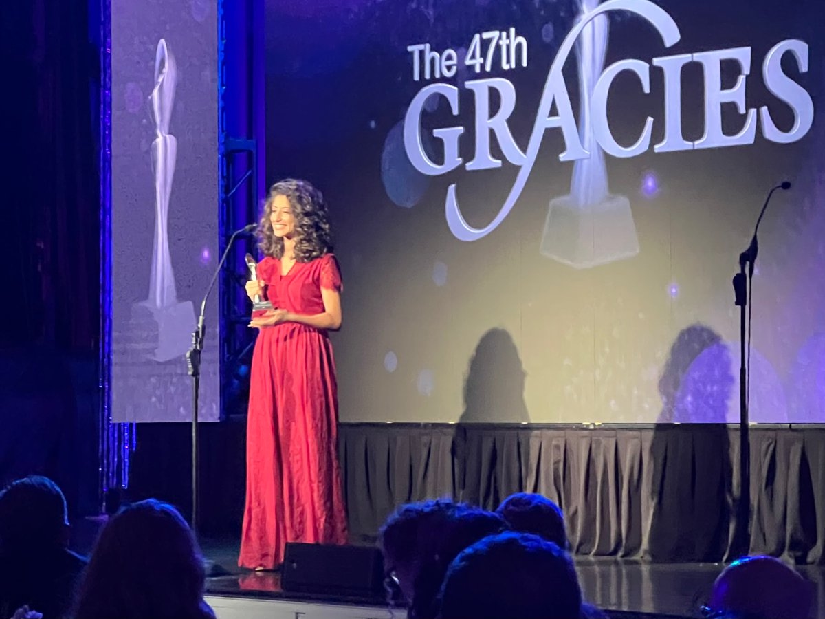 .<a href="/RundAbdelfatah/">Rund Abdelfatah</a>, <a href="/SDrummondNPR/">Steve Drummond</a>, <a href="/HannahBloch/">Hannah Bloch</a>, <a href="/theLAJohnson/">LA Johnson</a> &amp; <a href="/_gregdixon/">Greg Dixon</a> at the Gracie Awards this week. 🎉🏆

#GracieAwards