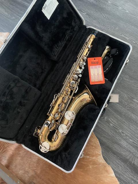 artscancircle's tweet photo. These are just a couple of the beautiful instruments received during our spring instrument drive mid-May. Thank you to all of our donors. Your support is priceless.
#ArtsCanCircle #MusicWorkshops #IndigenousYouth #TorontoCharity #InstrumentDrive https://t.co/1538LWy3Ja