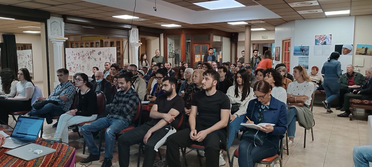 festivalkurde's tweet photo. Conférence sur le "Folklore kurde et ses représentations" au CDK-Paris: des interventions de qualité sur la littérature orale, les danses kurdes et leur signification sociale. https://t.co/ePQS0P8mc5