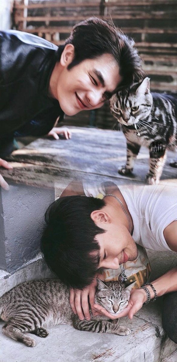 1outofcontrol's tweet photo. 没看＃黑帮少爷爱上我＃之前：什么玩意儿，名字一看就是土剧，我tm绝逼不看
看了＃黑我＃之后：md真香！这尼玛真的高配啊，一整个大制作，剧情不拖沓，全员演技在线，一点都不油腻，歪日成熟男人之间的魅力碰撞，氛围气场拉满，不得不说真牛逼！
btw第八集第九集什么时候出，阳台doi！迫不及待！ https://t.co/Oss1RtaNds