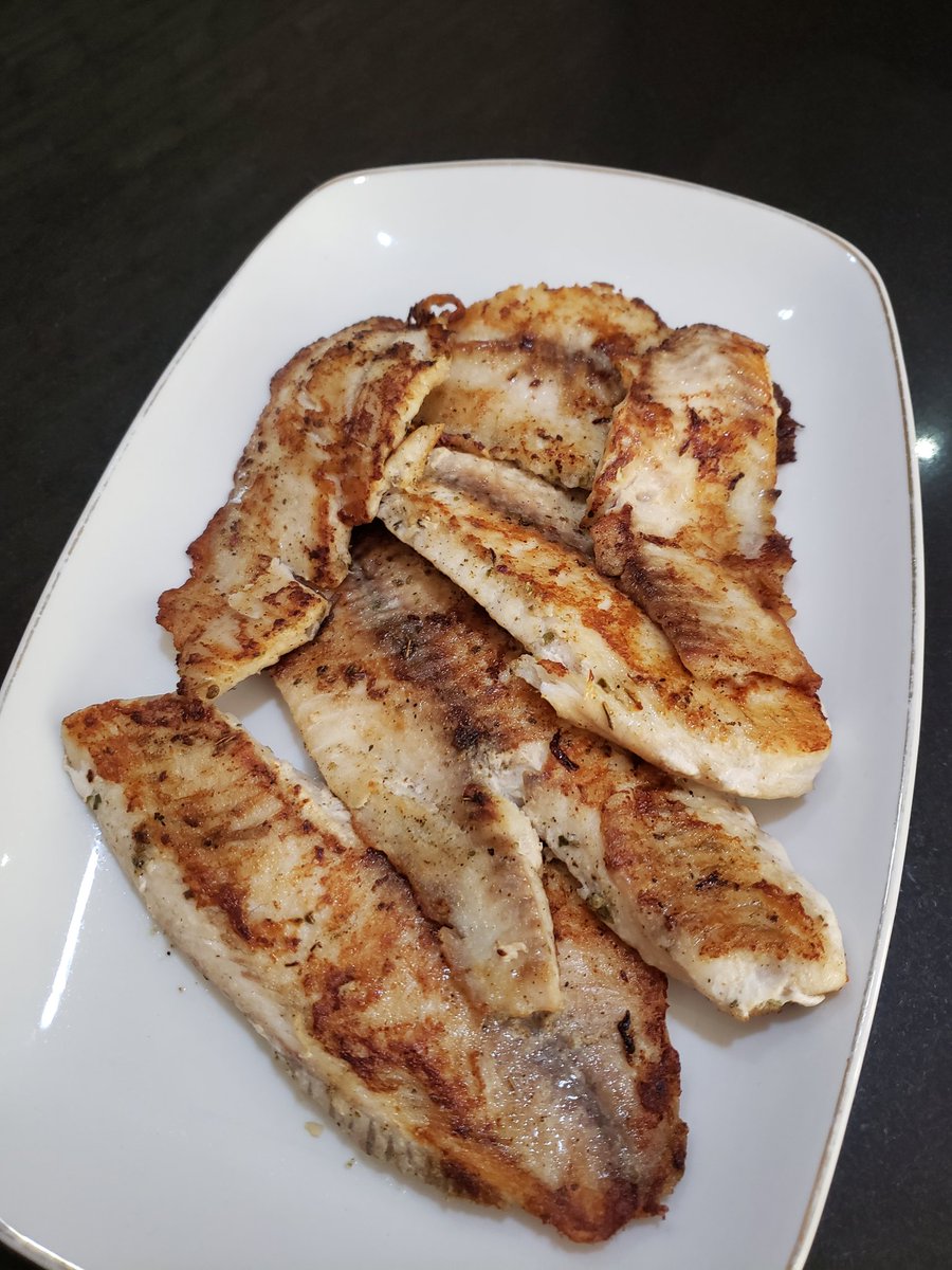 ChefBembah's tweet photo. Fish Thursdays! #Grilled tilapia fillet #parsely potatoes.# Pepper corn sauce 😋. https://t.co/F5kwQ4cnAb