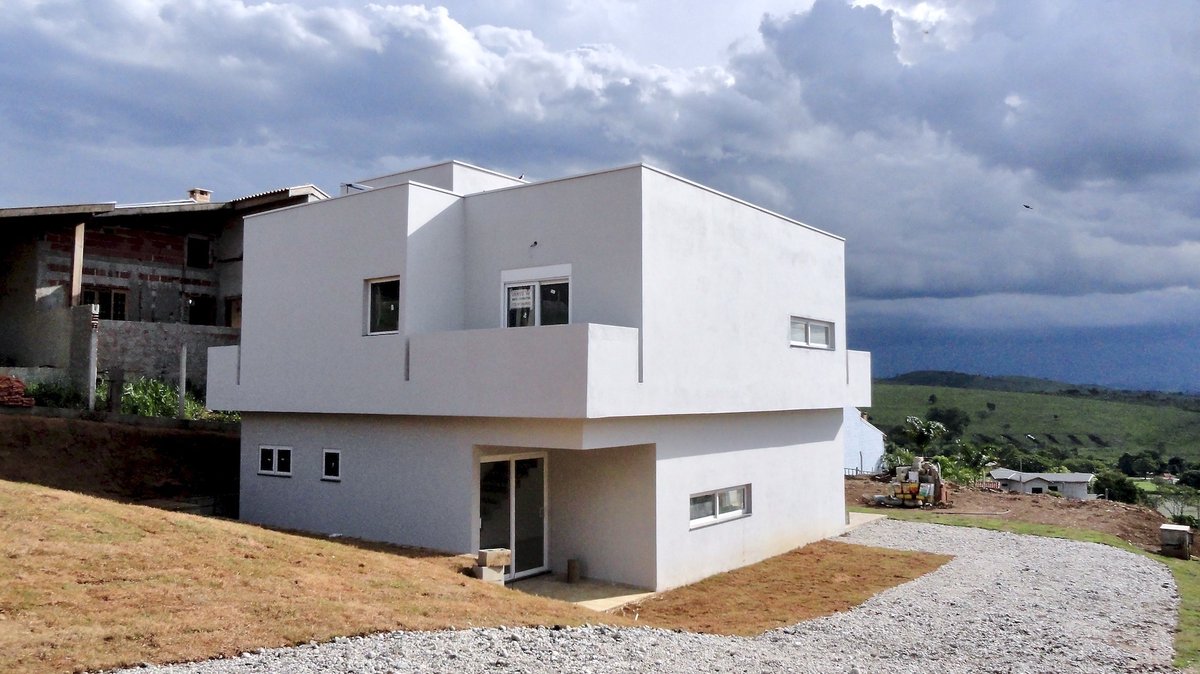 uiedaarq's tweet photo. #tbt
#2009
Casa construída num condomínio rural de casas com vistas incríveis da Serra da Mantiqueira. A ideia era criar uma casa compacta liberando o máximo de terreno livre para o futuro jardim e área de lazer.
#arquitetura #architecture #design #pindamonhangaba 
@uieda https://t.co/p3Gr0JHQBA