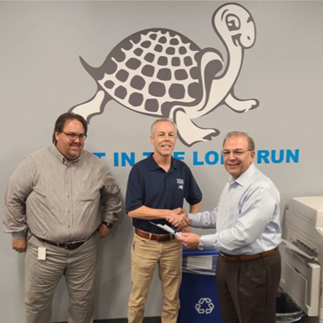 TurtleandHughes's tweet photo. #Sustainability in practice: Craig Kersting was recognized for his cost savings #BrightIdea replacing all single-use cups w/ a reusable version keeping 100,000+ cups/lids out of landfills each year - a #sustainable win! 🐢♻ #turtlegreen #corporateculture #poweringabettertomorrow https://t.co/R7EU4LVi53